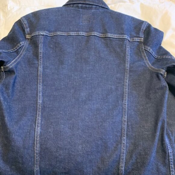 EUC GAP DARK WASH DENIM JACKET - Picture 3 of 7